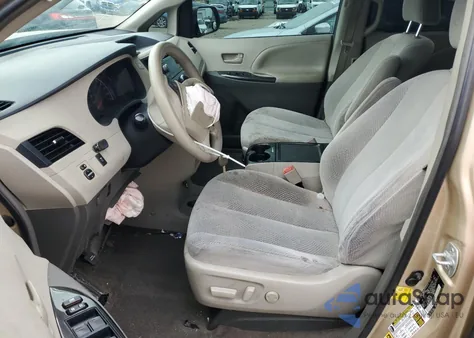 2012 Toyota Sienna Le z USA, uszkodzony, nr VIN 5TDKK3DC1CS240913